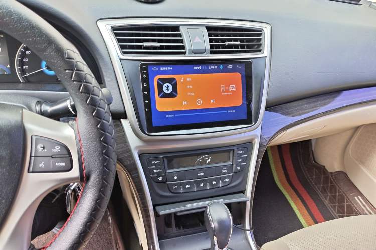 Used CHANGAN Raeton 2013 1.8T Automatic Elite Model China V Standard Audio And AC Panel