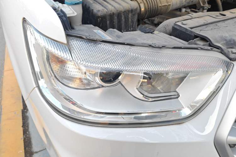 Used JAC Refine M4 2019 Business & Travel Series 2.0L Manual Comfort Model China VI