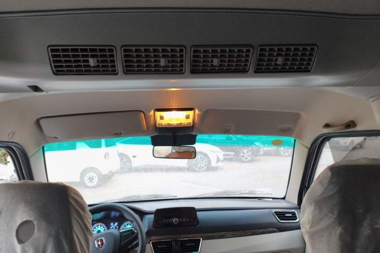 Used Jinbei Hiace X30 2024 1.5L Wealthy-Style Passenger Van 5/6/7 Seater with Front-Mounted Air Conditioning
