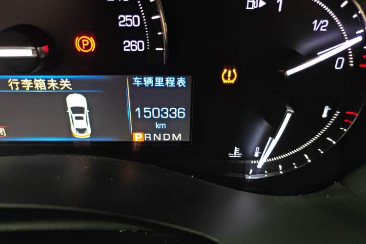 Used Cadillac ATS-L 2017 28T Tech Edition Odometer Close Up