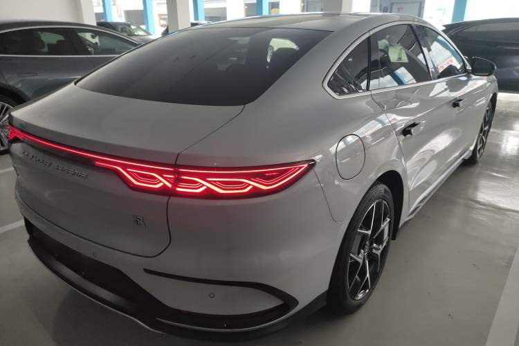 Used BYD Han 2024 DM-i Glory Edition 200KM Flagship Model Rear Right 45 Deg