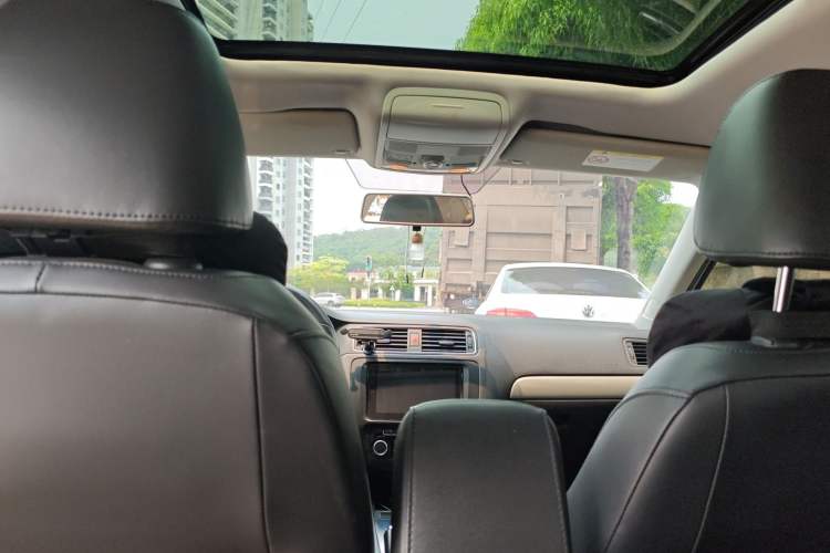 Used Volkswagen Sagitar 2014 1.4TSI Automatic Luxury Model Headliner