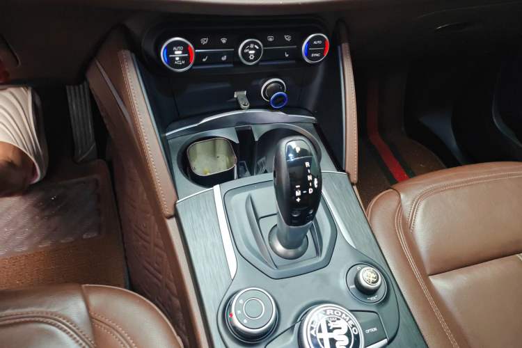 Used Alfa Romeo Stelvio 2017 2.0T 200HP Luxury Edition