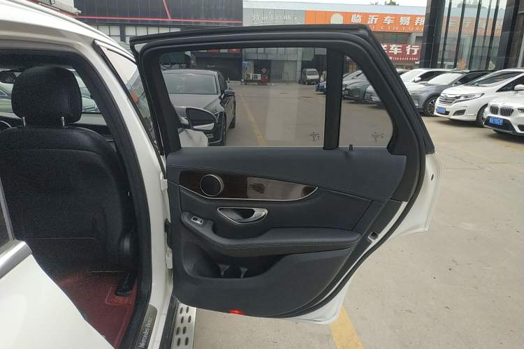 Used Mercedes-Benz GLC 2019 GLC 260 L 4MATIC Dynamic Model Interior 6