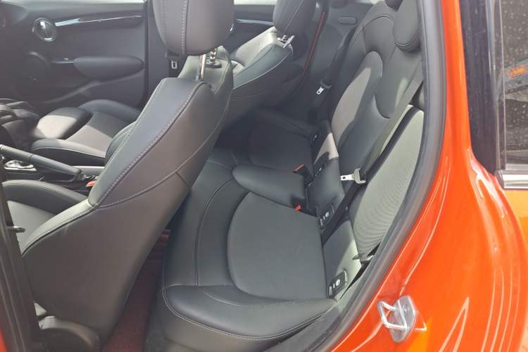 Used MINI 2021 1.5T COOPER Classic Edition Five-Door Version
