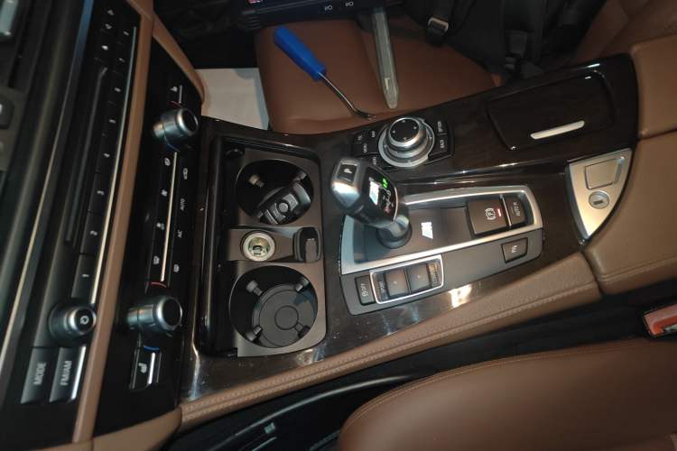 Used BMW 5 Series 2014 525Li Leading Model