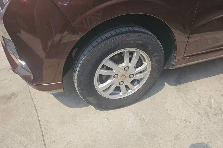 Used Wuling Hongguang 2019 1.5L S Standard Version China VI LAR Left Front Wheel Hub