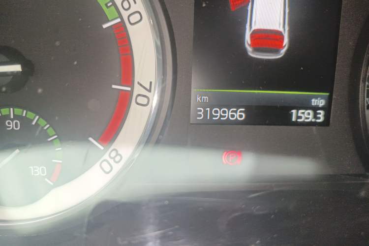 Used Skoda Kodiaq 2018 TSI380 7-Seater Four-Wheel-Drive Flagship Edition Odometer Close Up