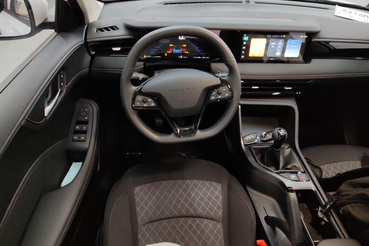 Used Roewe i5 2026 Model 1.5L Manual Comfort Version Steering Wheel