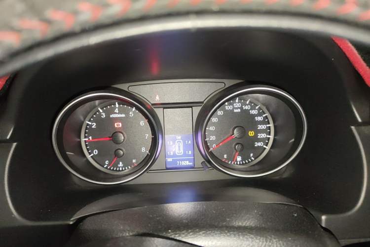 Used Haval H6 2014 Sport Version 1.5T Manual Two-Wheel Drive Elite Edition Instrument Cluster