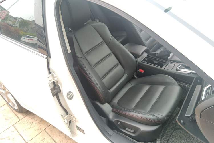 Used Mazda Atenza 2014 2.5L Blue Sky Prestige Edition Right Front Seat