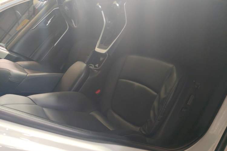 Used Toyota RAV4 2023 2.0L CVT Two-Wheel Drive Fashion Edition
