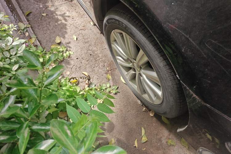 Used Toyota Crown 2012 2.5L Royal Leather Edition
