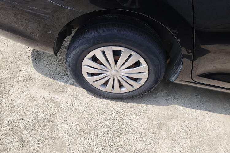 Used Volkswagen Santana 2016 1.4L Manual Fashion Edition Exterior 5