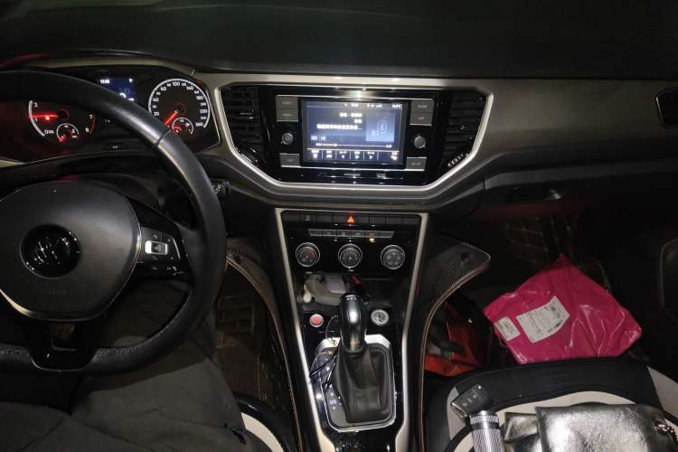 Used Volkswagen T-ROC 2019 230TSI DSG Two-Wheel-Drive Advanced Version China VI Standard