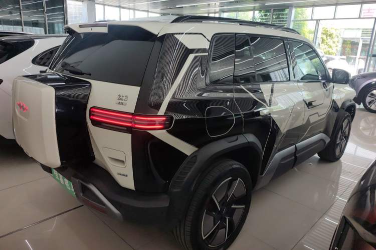 Used Formula Leopard Titanium 3 2025 501KM All-Wheel Drive Intelligent Driving Ultra Version
