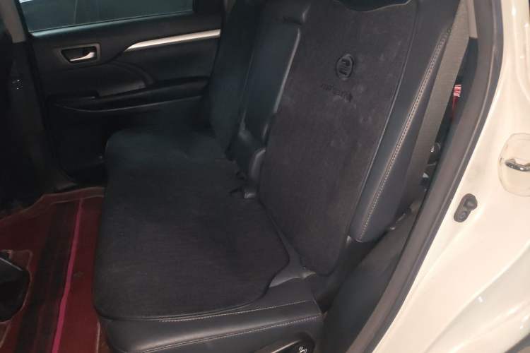 Used Toyota Highlander 2015 2.0T Four-Wheel Drive Luxury Edition 7-Seater Left Rear Seat