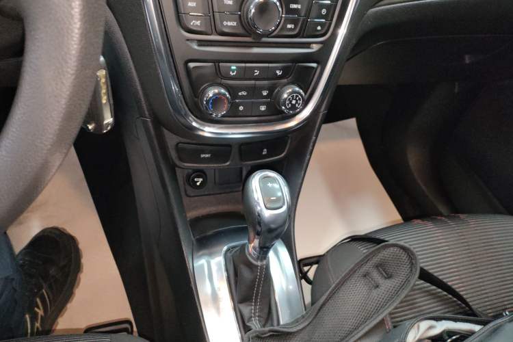 Used Buick Encore 2015 1.4T Automatic Two-Wheel Drive Urban Elite Version