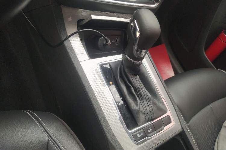 Used Roewe RX5 2016 20T Two-Wheel Drive Automatic Internet Smart Edition