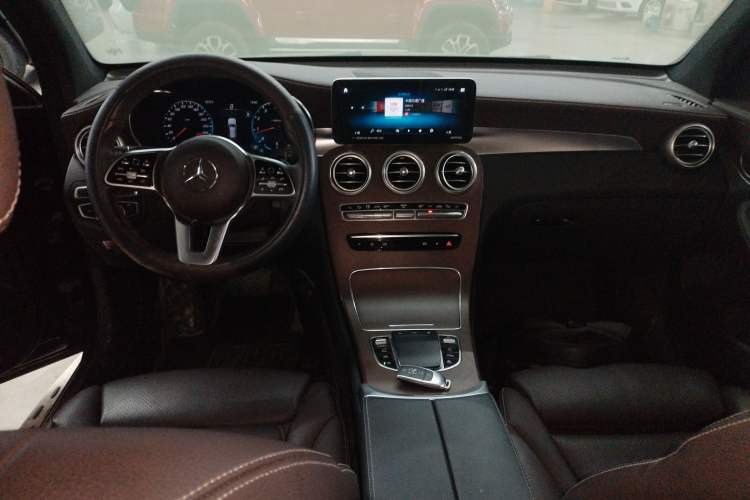 Used Mercedes-Benz GLC 2022 Refreshed GLC 300 L 4MATIC Dynamic Edition Prestige Version Center Console