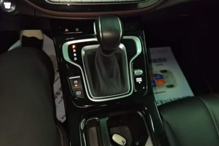 Used GAC Trumpchi M6 2023 PRO 270T DCT Luxury Edition Gear Lever