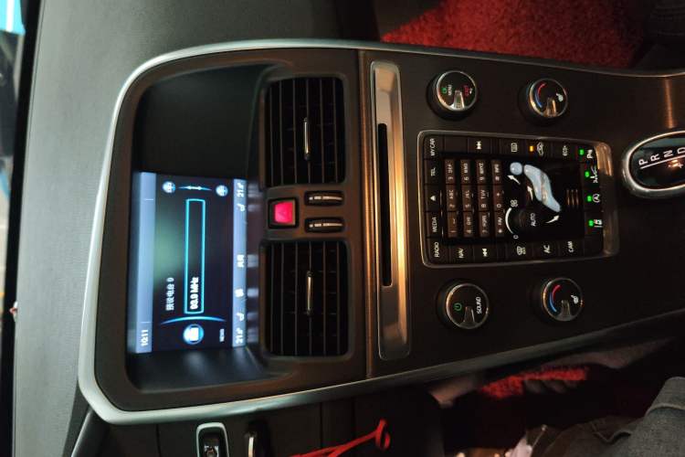 Used Volvo XC60 2014 Restyled T5 Zhiya Edition Audio And AC Panel