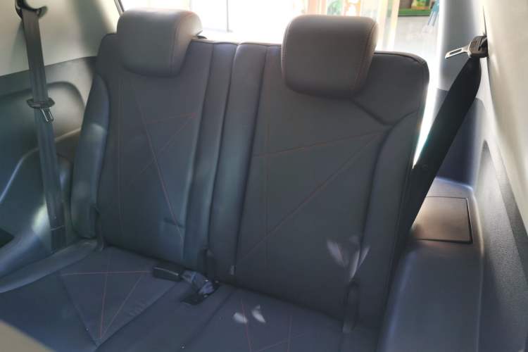 Used Chery Little Ant 2022 Sweet Pink Edition Full-Sugar Version 3-Cell Lithium 30kW 301km Left Rear Seat