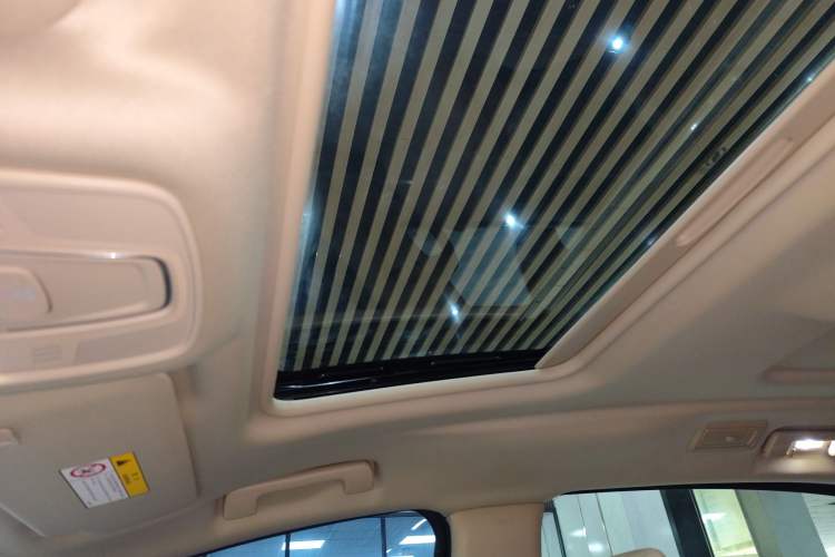 Used Buick GL8 2022 ES Landtrek 653T Luxury Edition