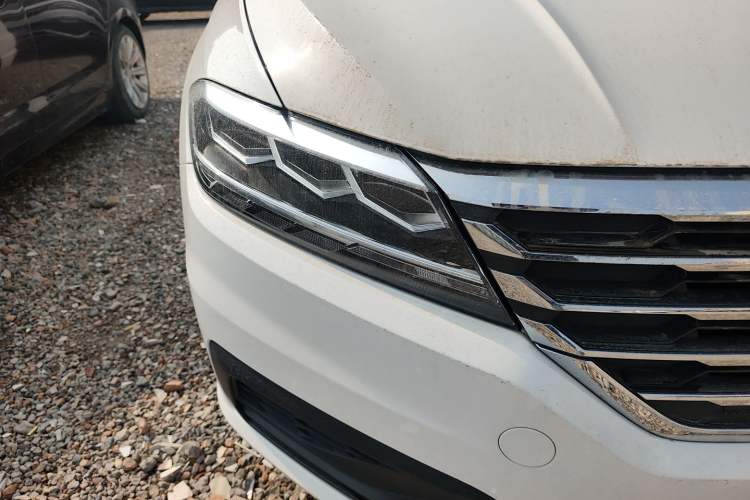 Used Volkswagen Lavida 2018 Hatchback 200TSI DSG Trend Edition China V Standard Right Front Headlight