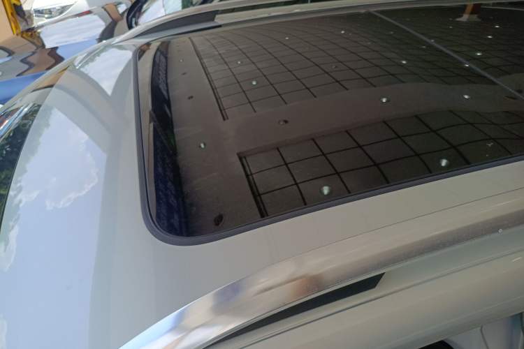 Used Roewe RX5 MAX 2019 400TGI Automatic 4G Connect Luxury Edition Roof