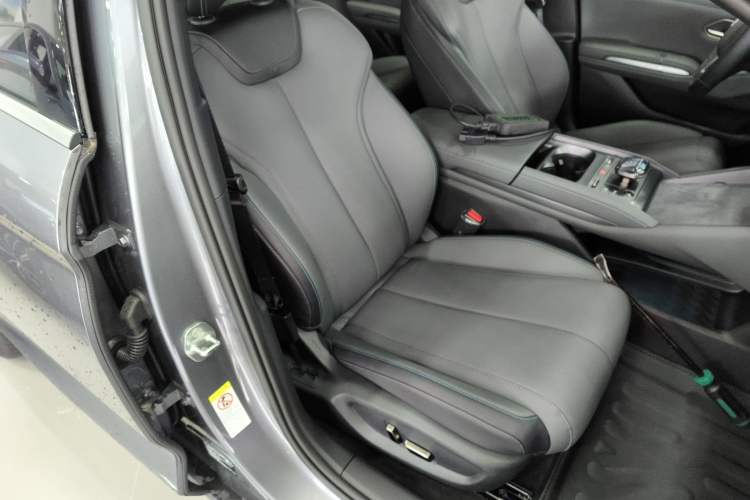 Used BYD Qin L 2025 DM-i Smart Drive 120KM Superior Model Right Front Seat