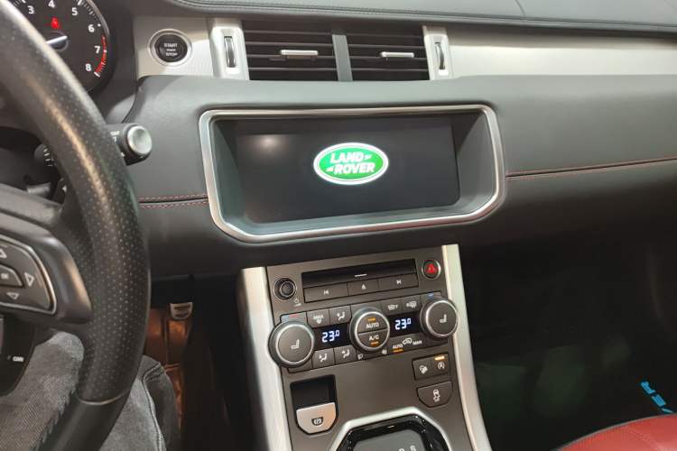 Used Land Rover Range Evoque 2017 2.0T HSE DYNAMIC All-Wheel Drive Edition Audio And AC Panel