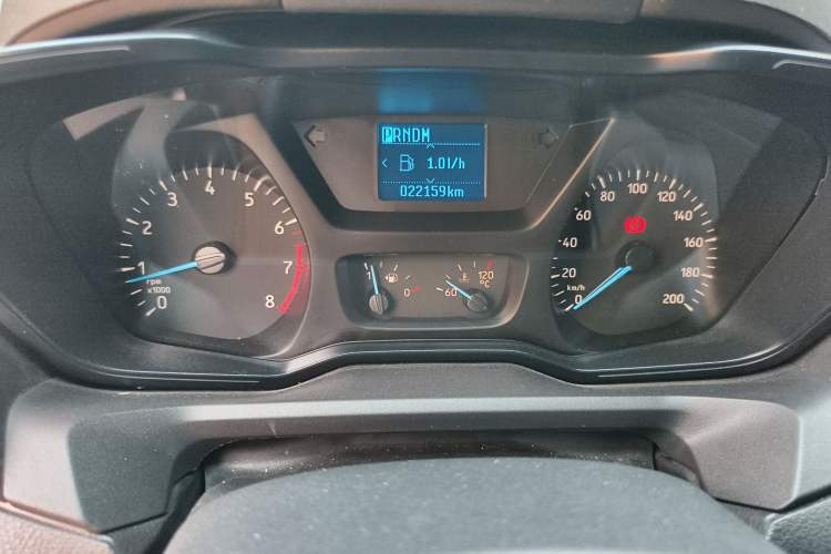 Used Ford Transit 2022 2.0T Gasoline Multi-Purpose Commercial Vehicle Mid-Drive Low-Roof Design with Dual Rear Doors Meeting China VI Emission Standards
