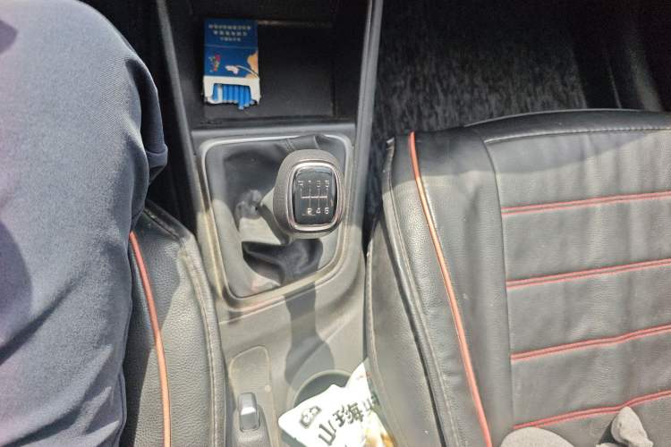 Used Hyundai Verna (new generation) 2020 1.4L Manual GLS Cool Edition Gear Lever