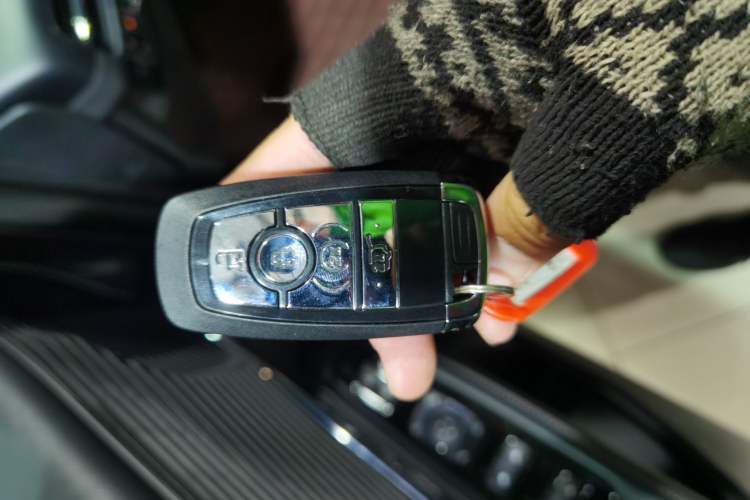 Used Lincoln Corsair 2020 2.0T Two-Wheel Drive Luxury Edition
