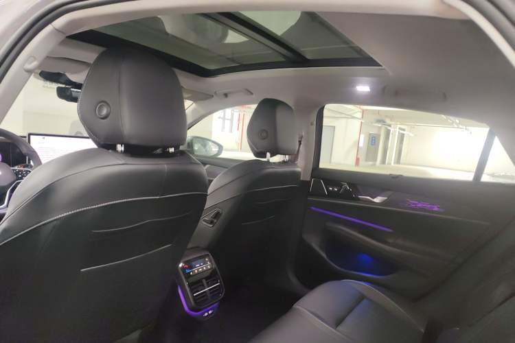 Used Volkswagen Passat 2025 Pro 380TSI Dragon Supreme Edition
