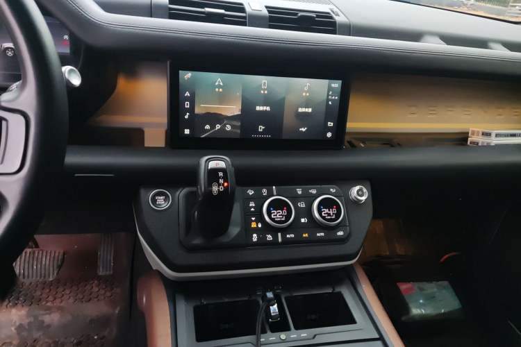 Used Land Rover Defender 2020 110 P400 First Edition Matte Silver Special Kit Version