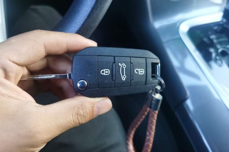 Used Peugeot 3008 2016 1.6THP Automatic Classic Edition
