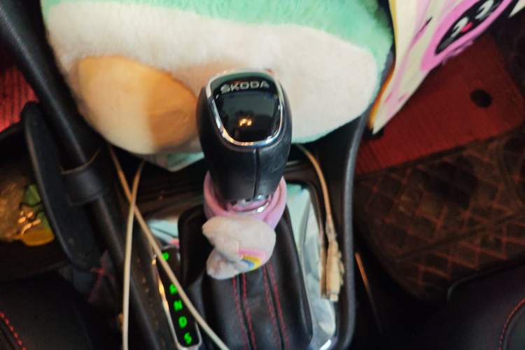 Used Skoda Rapid Spaceback 2018 1.6L Automatic Sport Edition Gear Lever