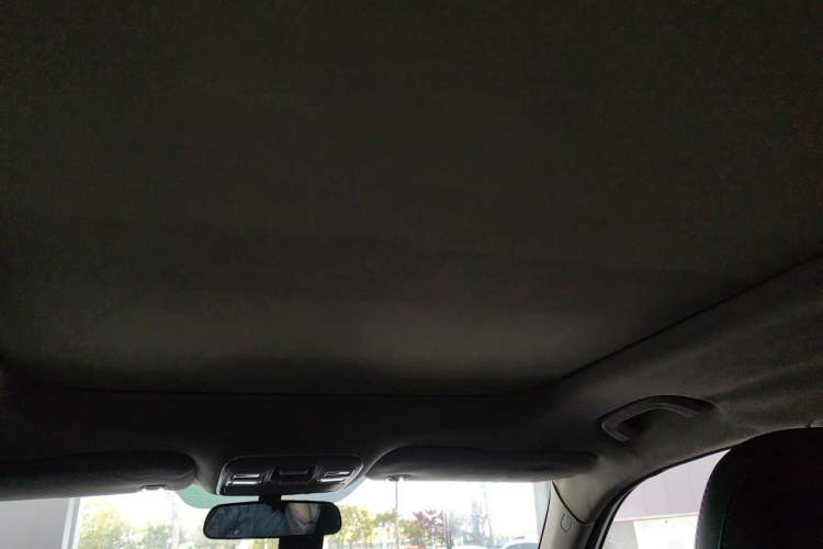 Used Geely Auto Emgrand X7 Sport 2016 1.8TD Automatic Smart Connectivity Version Headliner