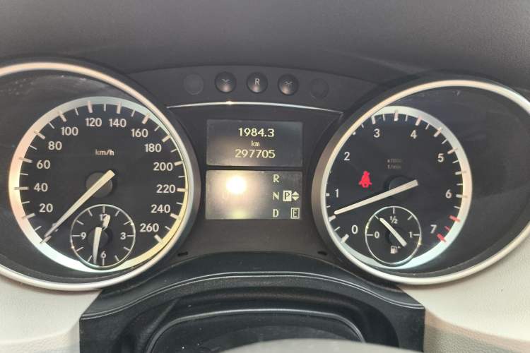 Used Mercedes-Benz R-Class 2010 R 350 L 4MATIC
