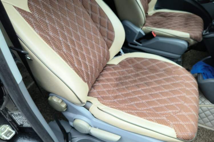 Used Mercedes-Benz Vito 2011 2.5L 7-seater executive version Right Front Seat