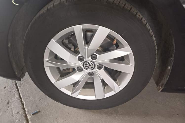 Used Volkswagen Passat 2019 280TSI Business Edition China VI Left Front Wheel Hub