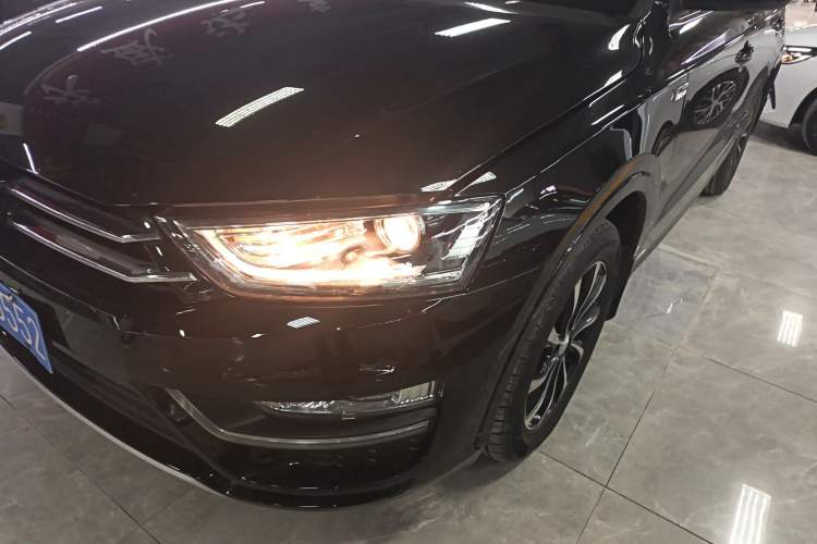 Used Zotye SR7 2016 1.5T CVT Cube Road Edition China V Standard
