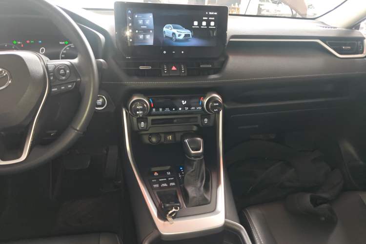 Used Toyota Wildlander 2023 2.0L CVT Four-Wheel Drive Luxury PLUS Edition Audio And AC Panel