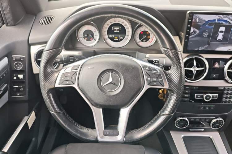 Used Mercedes-Benz GLK-Class 2015 GLK 260 4MATIC Dynamic Edition Ultimate Version
