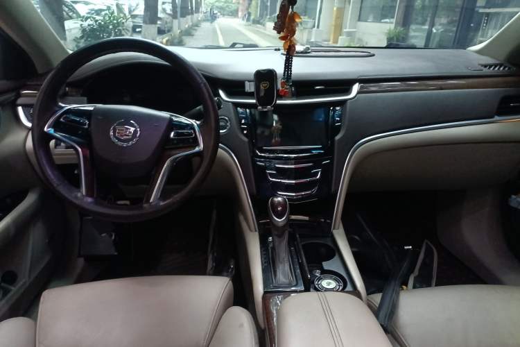 Used Cadillac XTS 2013 28T Luxury Model
