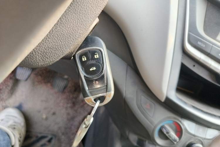 Used Chevrolet Sail 2015 Sail 3 1.5L Manual with Ideal Sunroof Edition Vehicle Key