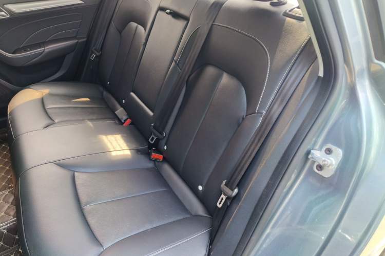 Used Roewe i6 2017 20T Automatic Internet Smart Edition
