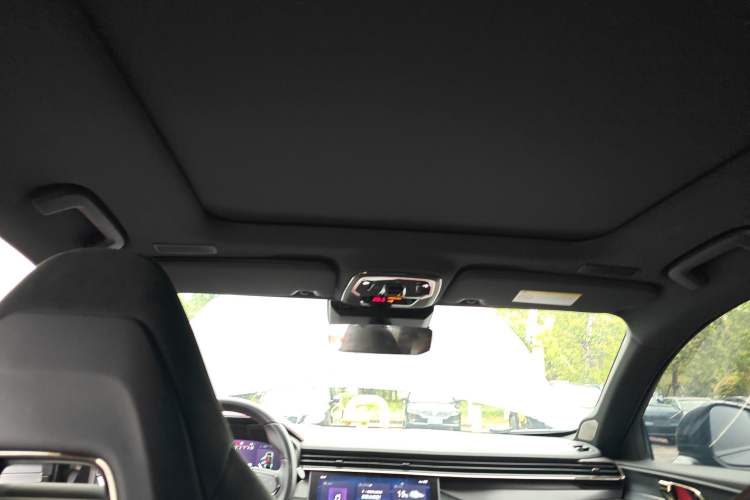 Used Lynk & Co 05 2020 2.0TD Four-Wheel Drive HypeHalo Headliner